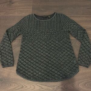🖤 Gorgeous long sleeve open weave knit NWOT Jeanne Pierre - grey / silver M 🖤